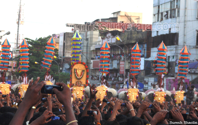 thrissur-pooram-2011- (61)